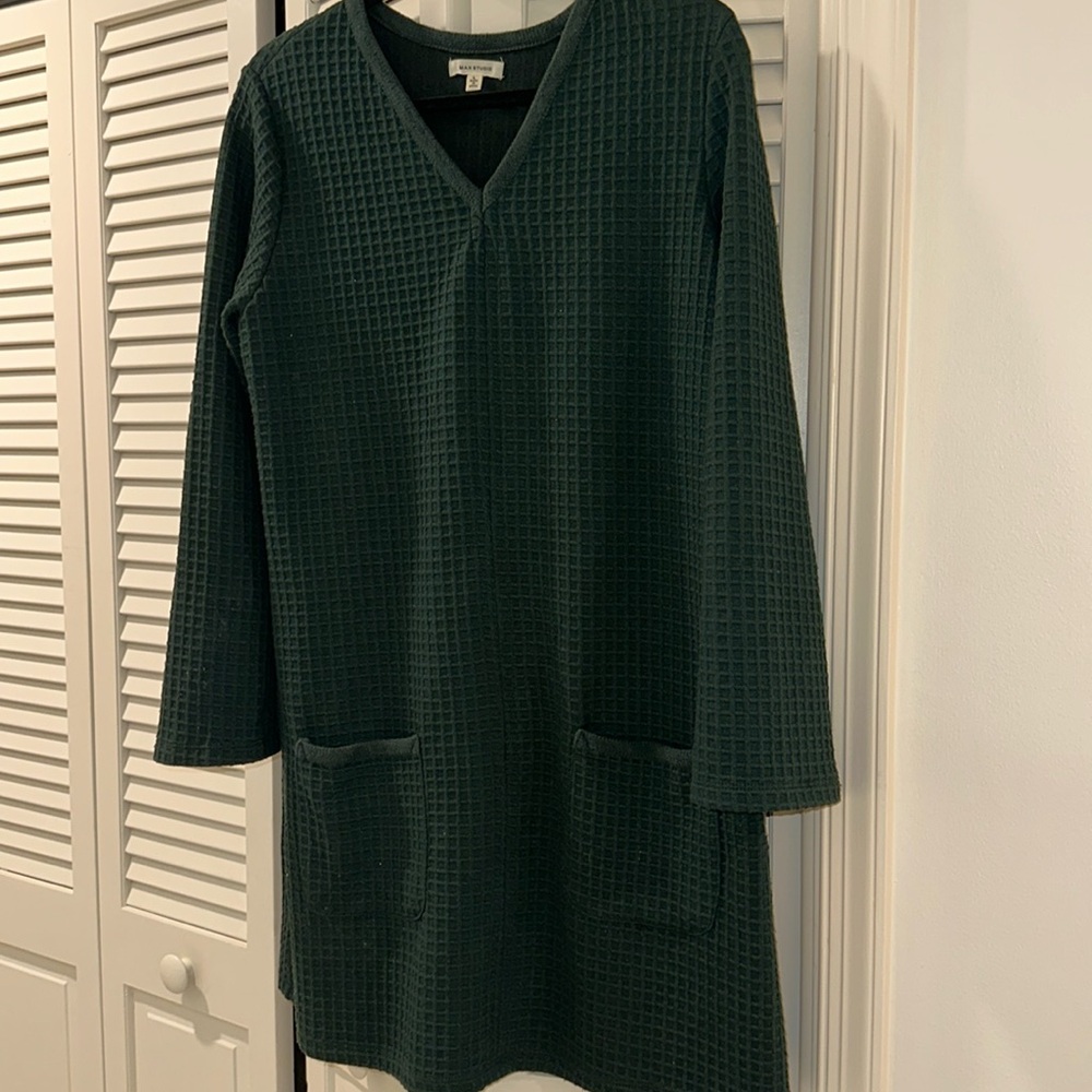 Max Studio Hunter green sweater dress